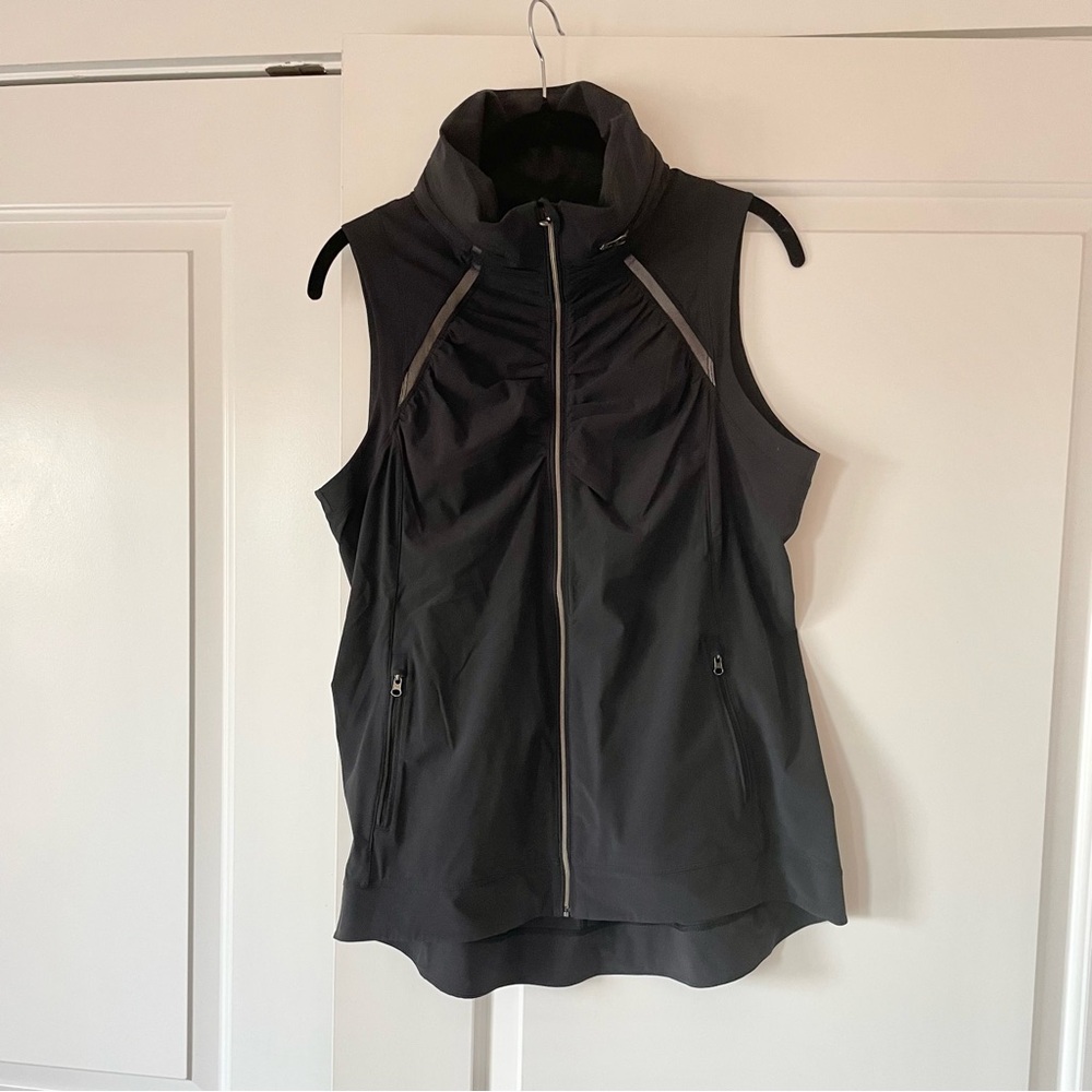 Lululemon lightweight vest, size 10